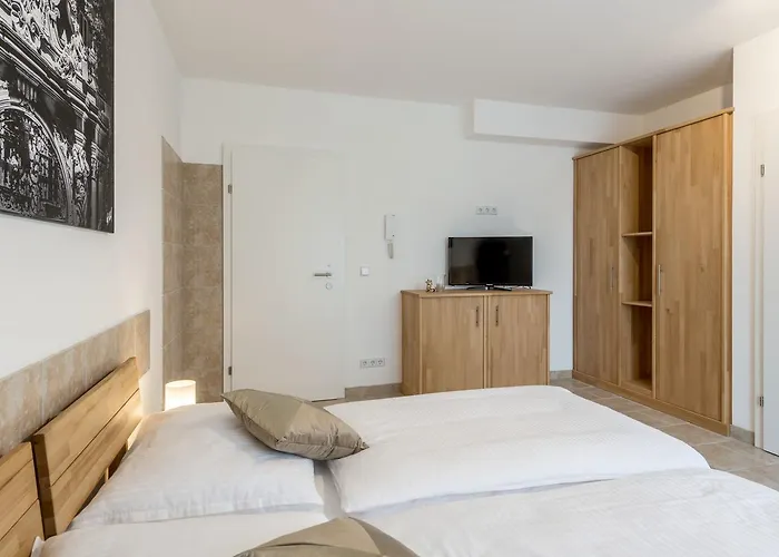 Wn 3* Wiener Neustadt